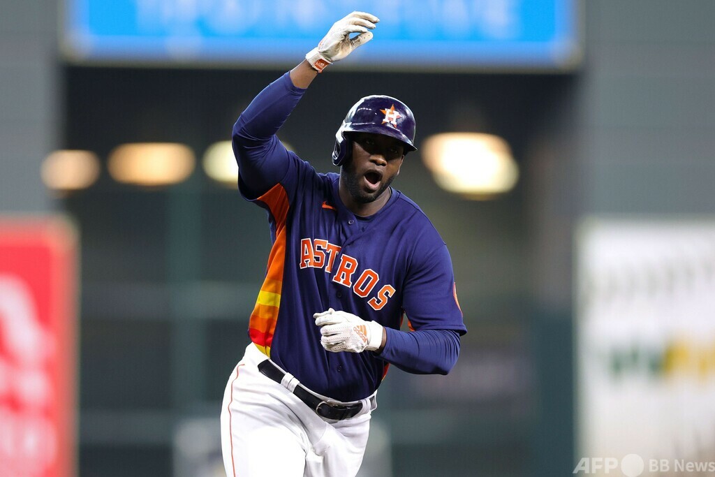 アルバレスが再び決勝本塁打、アストロズがシリーズ突破に王手 写真12枚 国際ニュース:AFPBB News