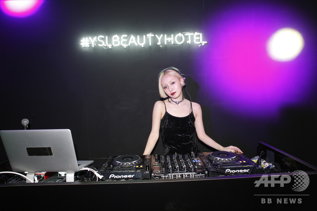 「YSL BEAUTY HOTEL」開催、イベントにYOSHIKIら