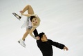 16-17フィギュアスケートグランプリ（GP）ファイナル、ペア・フリースケーティング（FS）。演技に臨む中国の于小雨/張昊組（2016年12月9日撮影）。(c)AFP/ANNE-CHRISTINE POUJOULAT