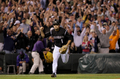 11回に併殺を決めガッツポーズを見せるロッキーズのジェイミー・キャロル（%%Jamey Carroll%%）。(c)AFP/Getty Images Doug Pensinger