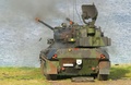 ドイツ北部トーデンドルフの軍事基地で演習に参加する自走式対空砲「ゲパルト」。同国軍提供（2004年10月7日撮影、2022年4月26日提供）。(c)AFP PHOTO / HANDOUT /MICHAEL MANDT  / BUNDESWEHR