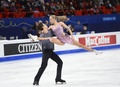 フィギュアスケート欧州選手権、アイスダンス・フリーダンス。演技に臨むアレクサンドラ・ステパノワ/イワン・ブキン組（2015年1月29日撮影）。(c)AFP/JONATHAN NACKSTRAND