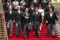 東京都内の首相官邸で、写真撮影に臨む石破茂新内閣の閣僚（2024年10月1日撮影）。(c)TORU HANAI / POOL / AFP