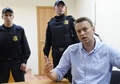 ロシアの首都モスクワの裁判所に出廷した野党指導者のアレクセイ・ナワリヌイ氏（2017年6月12日撮影）。(c)AFP/VASILY MAXIMOV
