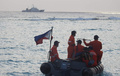 南シナ海で訓練を行うフィリピン沿岸警備隊。同隊提供（撮影日不明、2021年4月25日入手）。(c)AFP PHOTO / PHILIPPINE COASTGUARD
