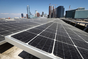 米カリフォルニア、2045年までに全電力をクリーンエネルギーに 知事が法案に署名