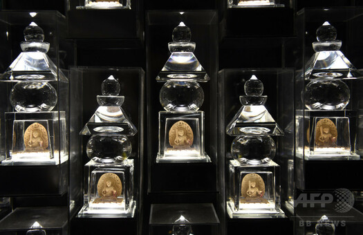 1万体の「クリスタル五輪塔」深川不動堂 江東区 写真13枚 国際ニュース