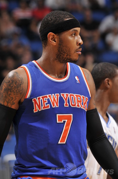 ニックスがマジックに辛勝、アンソニーは負傷退場 写真10枚 国際