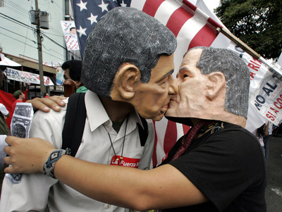 サンホセで米国との自由貿易協定締結反対の大規模集会