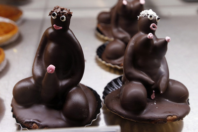 撤去命令の「人種差別的」菓子、仏最高裁が陳列を許可