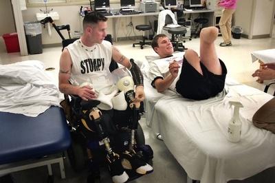 イラクで四肢失った米兵の両腕移植に成功、米病院