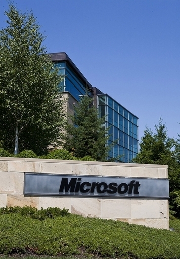 米マイクロソフト、ヤフーとの提携でグーグルに攻勢