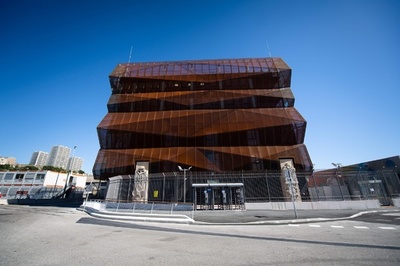 ナチスの旧Uボート基地にデータセンター開設 仏マルセイユ