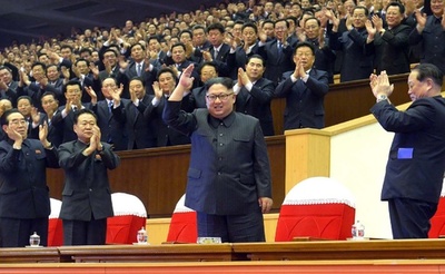 金正恩氏、モランボン楽団の演奏を鑑賞