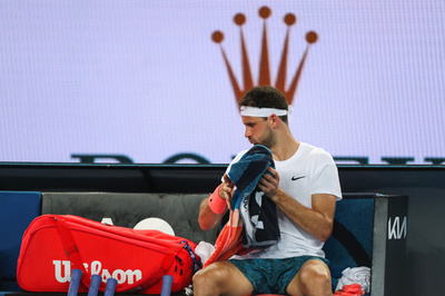 【今日の1枚】戴冠式!? 試合中のハプニング