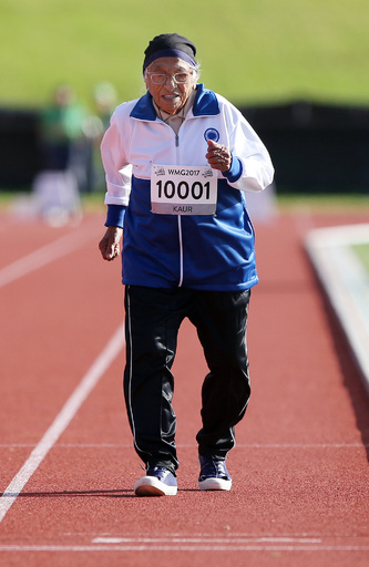 101歳のおばあちゃん、100メートル走で優勝 ボルトに迫る？