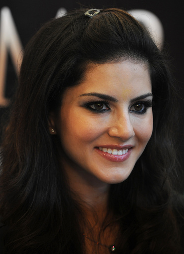 元ポルノスター起用のコンドーム広告、世論が激怒で撤去 インド