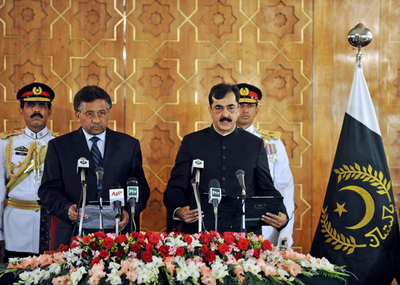 パキスタン新首相が就任