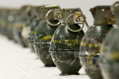 精神疾患の父親が娘の結婚式で手投げ弾、12人死亡 イエメン