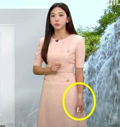 韓国・気象キャスターの女性、亡くなる3週間前のニュース映像に「手首バンド」