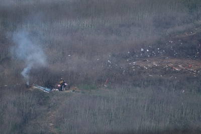 コービー氏搭乗ヘリの墜落事故で9人全員死亡、調査開始へ