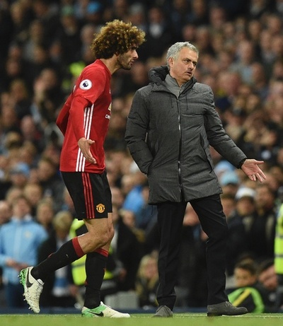 フェライニの退場は「アグエロがしたたかだった」、モウリーニョ監督が見解