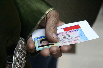 モンゴル大統領選、野党候補の元首相が勝利