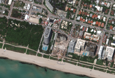 フロリダ集合住宅崩落、死者24人に 建物の残存部分解体へ