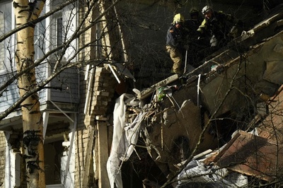 モスクワ郊外の集合住宅で爆発、2人死亡 外出禁止措置続く中