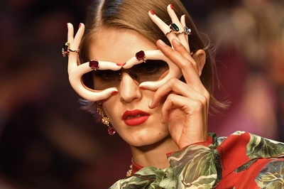 “ハートのクイーン”テーマに新作、「ドルチェ＆ガッバーナ」18年春夏