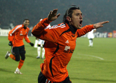 シュツットガルト ルーマニア人のマリカと4年契約で合意