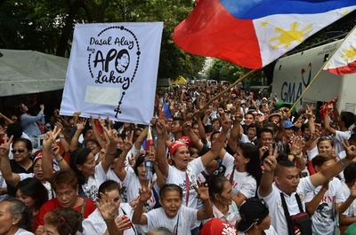 フィリピン最高裁、マルコス元大統領の英雄墓地埋葬を認める