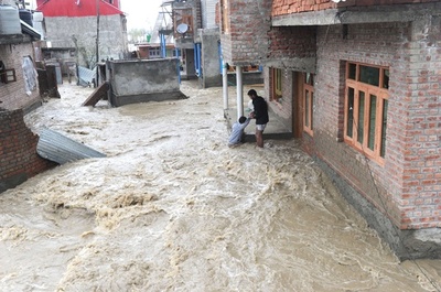 印カシミール地方で洪水、地滑り発生で6人死亡