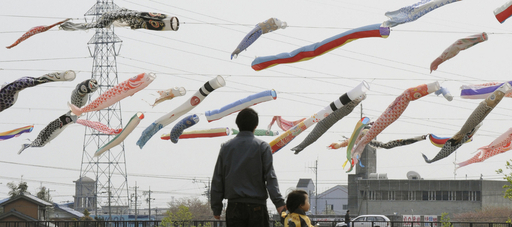 こどもの日を祝うこいのぼり350匹、垂井町