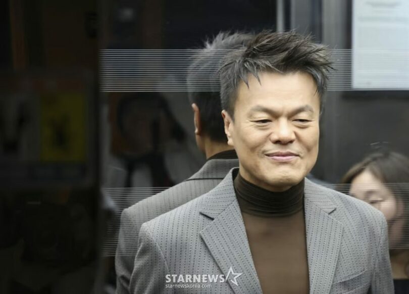 (c)STARNEWS