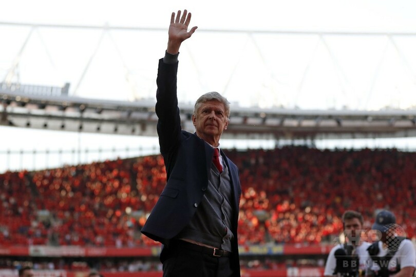 「メルシー・アーセン」 退任のベンゲル監督に満員のファンが別れ