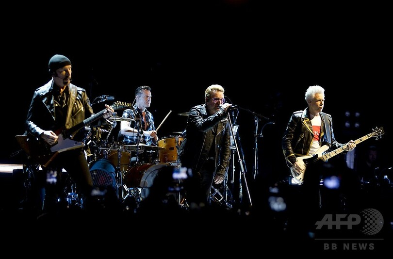 U2コンサート、「銃所持の男」入場の疑いで急きょ中止 スウェーデン