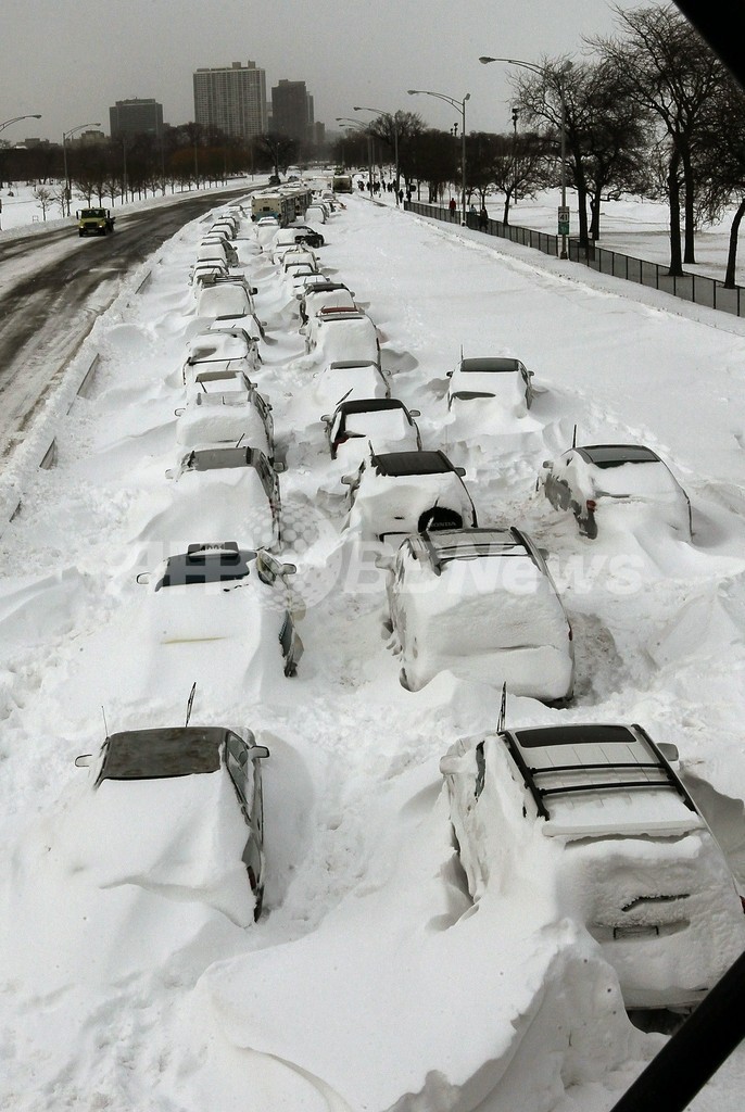 路上で車が 記録的雪嵐の米国 写真7枚 国際ニュース Afpbb News