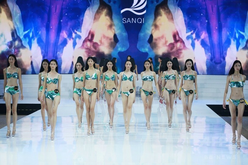 中国モデルスターコンテスト、男女水着審査も