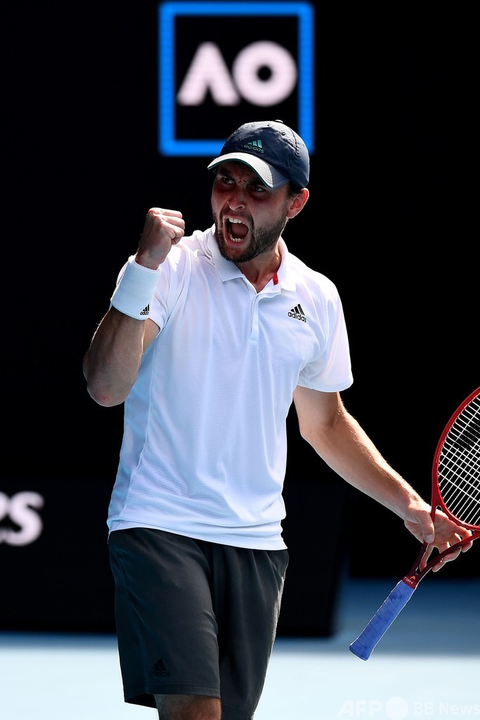 メドベージェフ初の3位 カラツェフ急上昇 最新世界ランキング