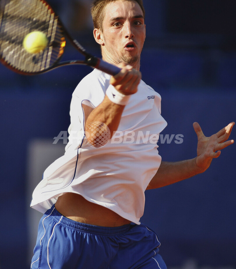 パベル ストレートでトロイキを降し決勝へ