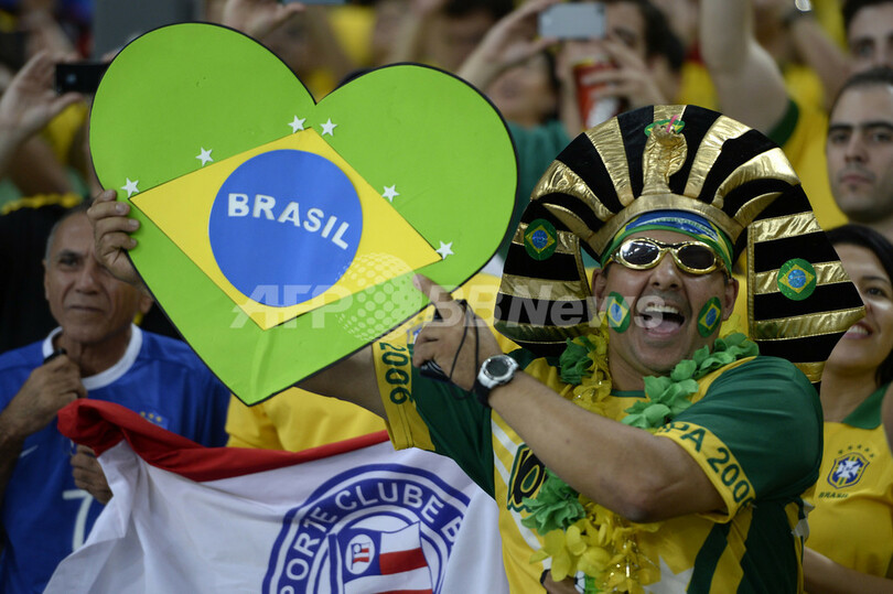 ブラジル美女から日本人サポーター、マスクマンまで・・・コンフェデ杯を盛り上げたサポーター