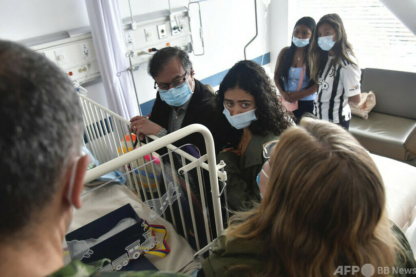 墜落40日後発見のきょうだいお見舞い コロンビア大統領