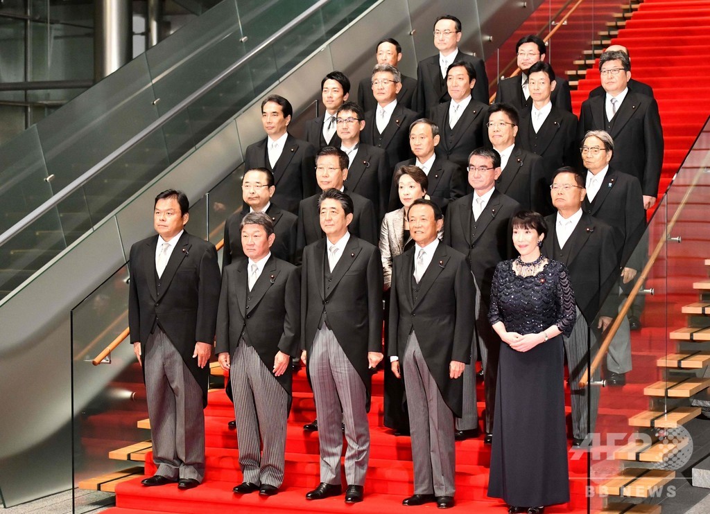国際ニュース：AFPBB News安倍再改造内閣が発足、注目の小泉進次郎氏も初入閣