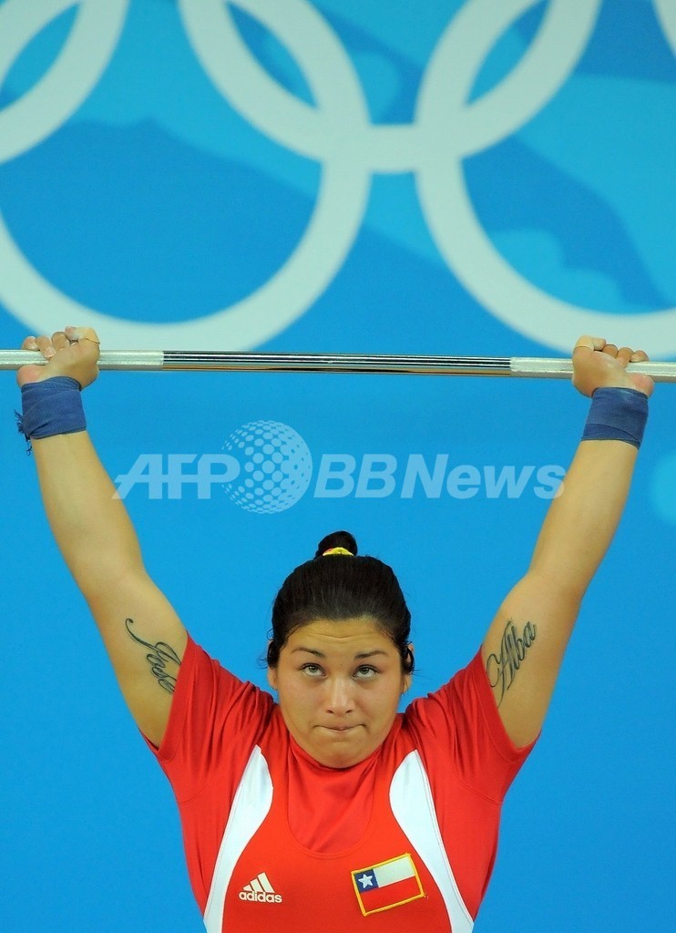 重量挙げトレーニング中に男児出産、妊娠気づかず 北京五輪チリ代表 重量挙げトレーニング中に男児出産、妊娠気づかず 北京五輪チリ代表