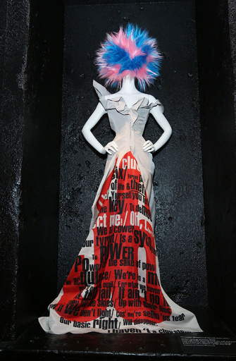 パンクとハイファッションの関係に迫る、NYで「PUNK: Chaos to