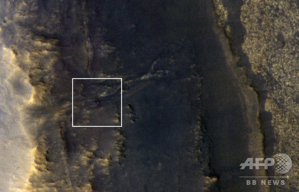 砂嵐で休眠の火星探査車、100日ぶりに位置特定 NASA 砂嵐で休眠の火星探査車、100日ぶりに位置特定 NASA