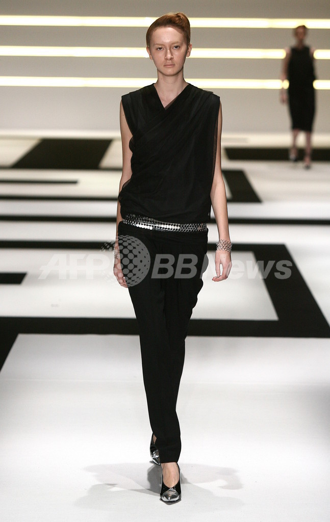 ＜09年春夏東京・コレクション＞グリーン、新作を発表