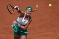 全仏オープンテニス、女子シングルス準々決勝。サーブを打つクリスティーナ・ムラデノビッチ（2017年6月6日撮影）。(c)AFP/Thomas SAMSON