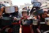 「戦術的休止」初日の食料支援、トラック120台分 イスラエル